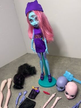 MONSTER HIGH DOLLS Create A Monster Three-Eyed Ghoul CAM Doll RARE + kit 2010